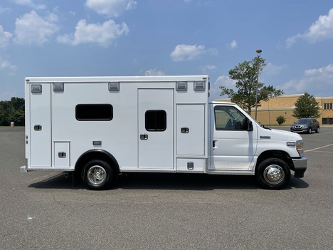 REMOUNTED 2023 FORD E450 TYPE III AMBULANCE TRUCK #$vid