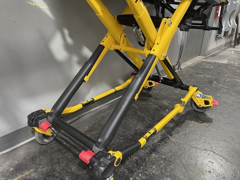 USED STRYKER 6506 STRETCHER TRUCK #$vid