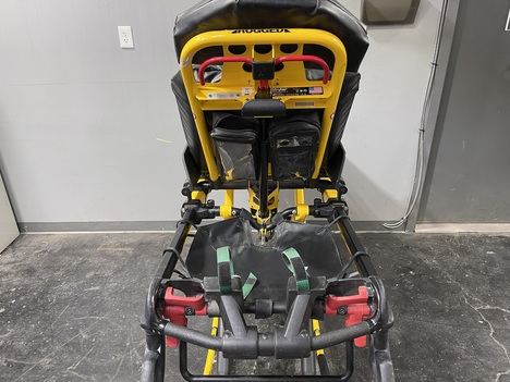 USED STRYKER 6506 STRETCHER TRUCK #$vid