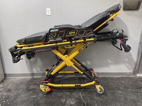 USED STRYKER 6506 STRETCHER TRUCK #$vid