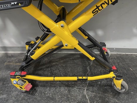 USED STRYKER 6506 STRETCHER TRUCK #$vid