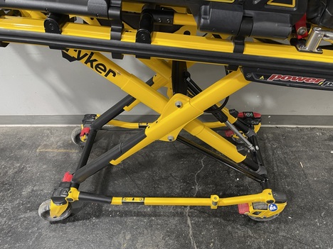 USED STRYKER 6506 STRETCHER TRUCK #$vid