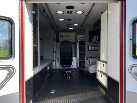 USED 2015 FORD F450 4X4 TYPE I AMBULANCE TRUCK #$vid
