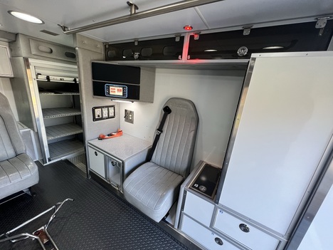 USED 2015 FORD F450 4X4 TYPE I AMBULANCE TRUCK #$vid