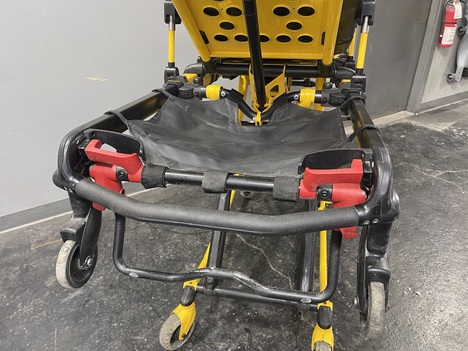 USED STRYKER 6500 STRETCHER TRUCK #$vid
