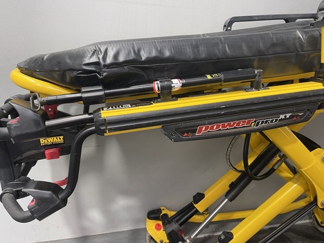 USED STRYKER 6500 STRETCHER TRUCK #$vid
