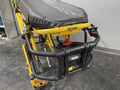 USED STRYKER 6500 STRETCHER TRUCK #$vid