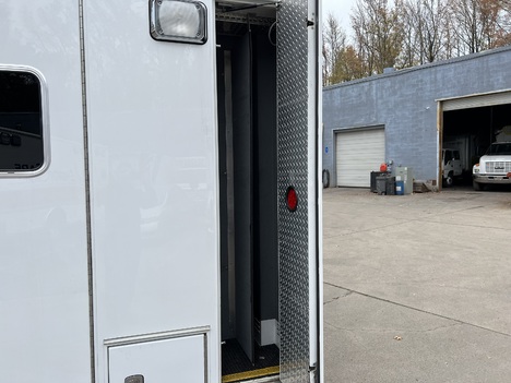 REMOUNTED 2015 FORD E450 TYPE III AMBULANCE TRUCK #$vid