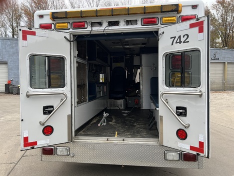 REMOUNTED 2015 FORD E450 TYPE III AMBULANCE TRUCK #$vid