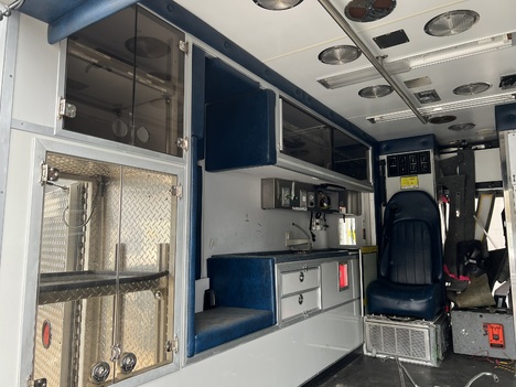 REMOUNTED 2015 FORD E450 TYPE III AMBULANCE TRUCK #$vid