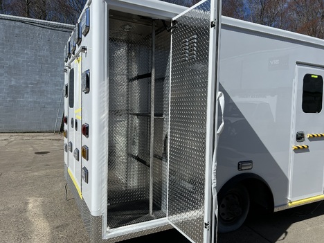 REMOUNTED 2018 FORD E450 TYPE III AMBULANCE TRUCK #$vid
