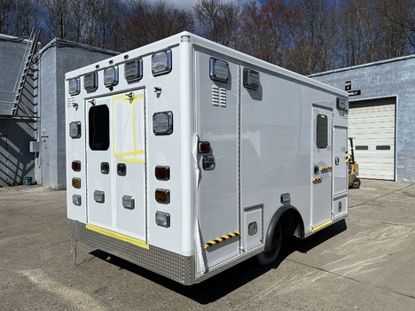REMOUNTED 2018 FORD E450 TYPE III AMBULANCE TRUCK #$vid