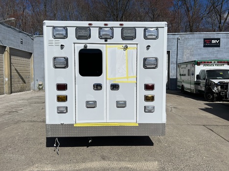 REMOUNTED 2018 FORD E450 TYPE III AMBULANCE TRUCK #$vid
