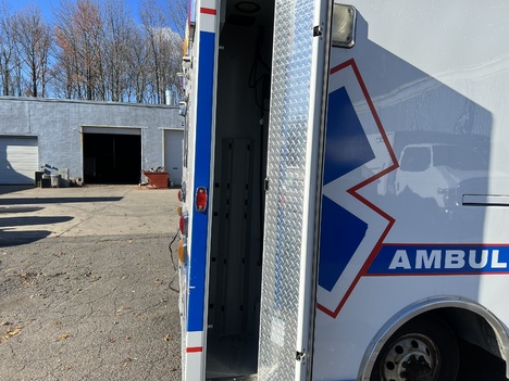 REMOUNTED FORD E450 TYPE III AMBULANCE TRUCK #$vid
