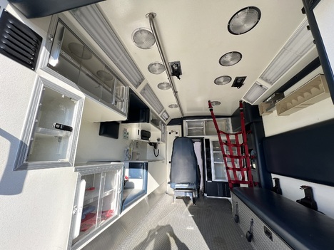 REMOUNTED FORD E450 TYPE III AMBULANCE TRUCK #$vid