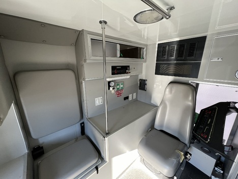 REMOUNTED FORD E350 TYPE III AMBULANCE TRUCK #$vid