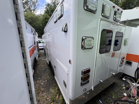 REMOUNTED FORD E350 TYPE III AMBULANCE TRUCK #$vid