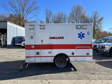 REMOUNTED FORD E350 TYPE III AMBULANCE TRUCK #$vid