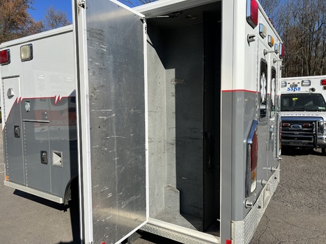 REMOUNTED FORD E350 TYPE III AMBULANCE TRUCK #$vid