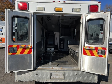 REMOUNTED FORD E350 TYPE III AMBULANCE TRUCK #$vid