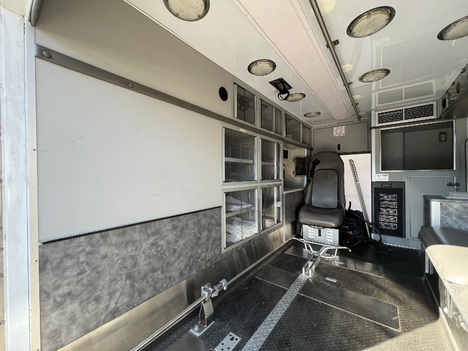 REMOUNTED FORD E350 TYPE III AMBULANCE TRUCK #$vid