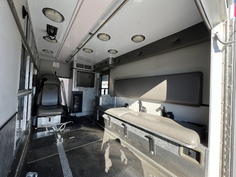 REMOUNTED FORD E350 TYPE III AMBULANCE TRUCK #$vid