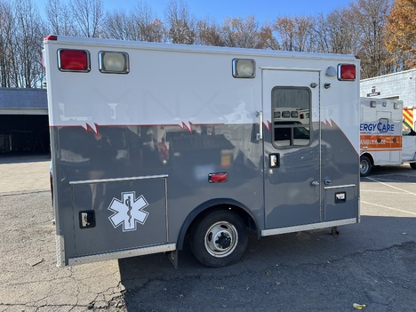 REMOUNTED FORD E350 TYPE III AMBULANCE TRUCK #$vid