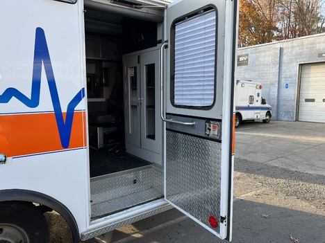 REMOUNTED FORD F350 TYPE I AMBULANCE TRUCK #$vid