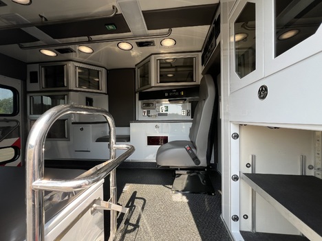 REMOUNTED 2023 FORD F450 TYPE I AMBULANCE TRUCK #$vid