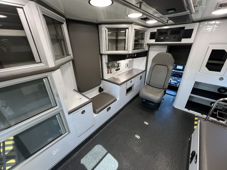 REMOUNTED 2023 FORD F450 TYPE I AMBULANCE TRUCK #$vid