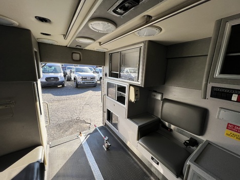 REMOUNTED FORD E450 TYPE III AMBULANCE TRUCK #$vid