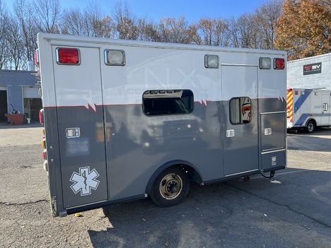 REMOUNTED FORD E450 TYPE III AMBULANCE TRUCK #$vid