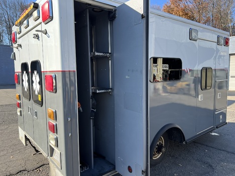 REMOUNTED FORD E450 TYPE III AMBULANCE TRUCK #$vid