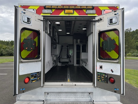 USED 2017 FORD F550 TYPE I AMBULANCE TRUCK #$vid