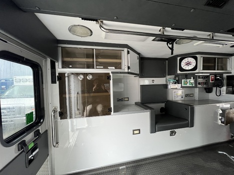 REMOUNTED 2010 FORD E350 TYPE III AMBULANCE TRUCK #$vid