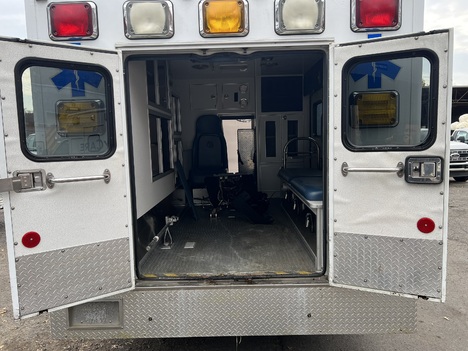 REMOUNTED FORD E350 TYPE III AMBULANCE TRUCK #$vid