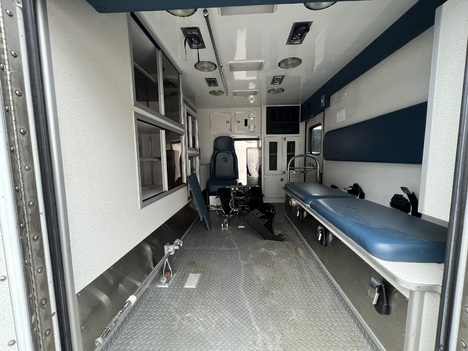 REMOUNTED FORD E350 TYPE III AMBULANCE TRUCK #$vid