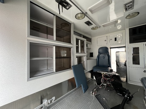 REMOUNTED FORD E350 TYPE III AMBULANCE TRUCK #$vid