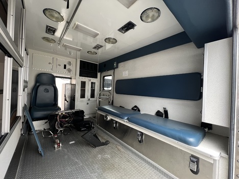 REMOUNTED FORD E350 TYPE III AMBULANCE TRUCK #$vid