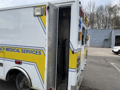 REMOUNTED FORD E350 TYPE III AMBULANCE TRUCK #$vid