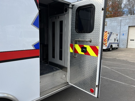 REMOUNTED 2015 FORD E450 TYPE III AMBULANCE TRUCK #$vid