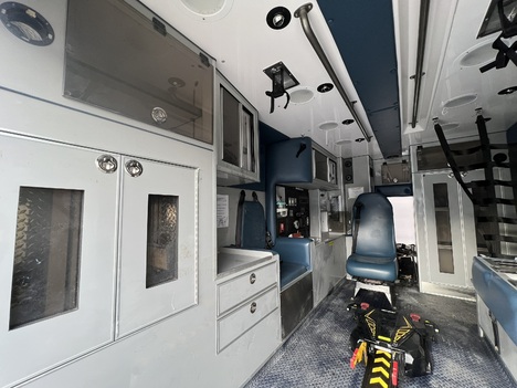 REMOUNTED 2015 FORD E450 TYPE III AMBULANCE TRUCK #$vid