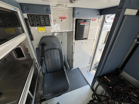 REMOUNTED 2009 FORD F550 TYPE I AMBULANCE TRUCK #$vid