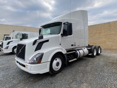 2016 VOLVO VNL64T630 Tandem Axle Sleeper