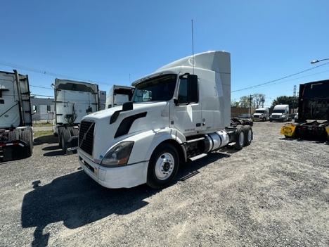 2016 VOLVO VNL64T630 Tandem Axle Sleeper