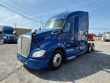 2019 KENWORTH T680 Tandem Axle Sleeper