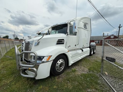 2020 WESTERN STAR 5700 XE Tandem Axle Sleeper