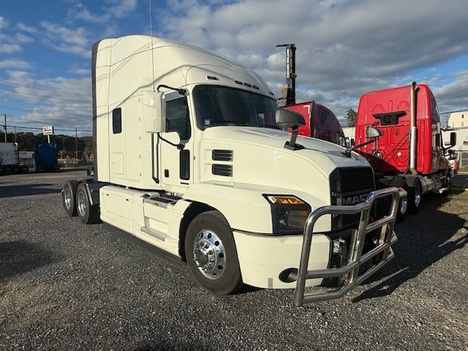 2023 MACK Anthem Tandem Axle Sleeper