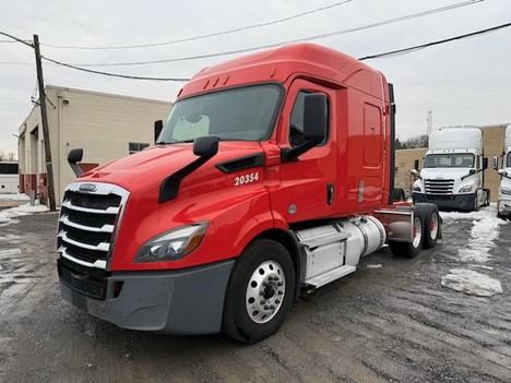 2020 FREIGHTLINER Cascadia Tandem Axle Sleeper