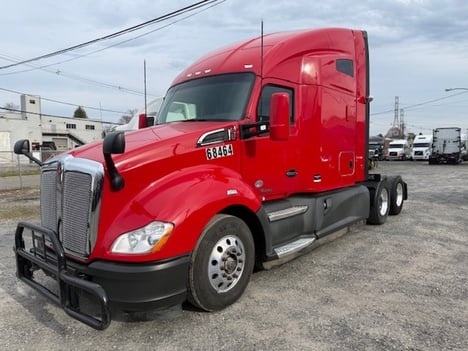 2020-kenworth-t680-tandem-axle-sleeper #1365